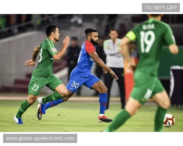 武汉足球队以74分领跑挑战赛积分榜展现强劲实力