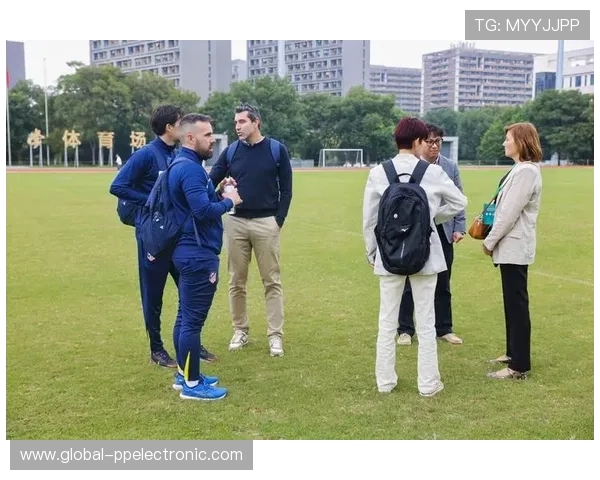 武汉足球队与杭州足球队赛后复盘分析意识碰撞的深度解读