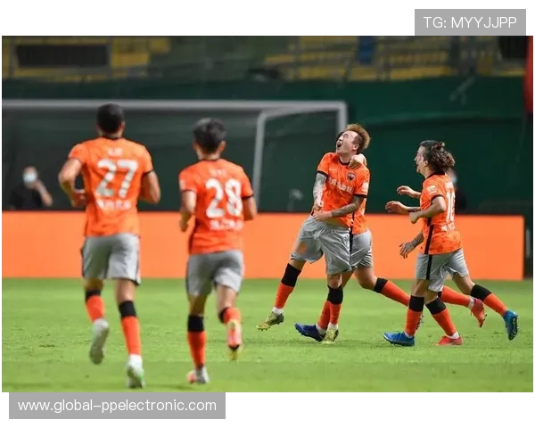 武汉足球队与重庆足球队赛后复盘分析比赛节奏与战术表现的深度探讨