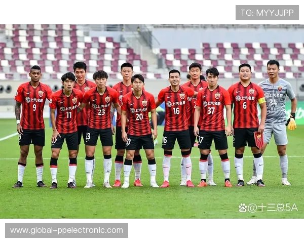 赛后分析:北京足球队与广州足球队的表现与状态对比解析 赛后分析:北京足球队与广州足球队的表现与状态对比解析